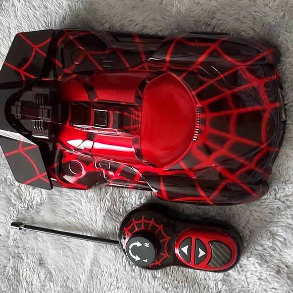 Remote control car - Picture 2 of 4